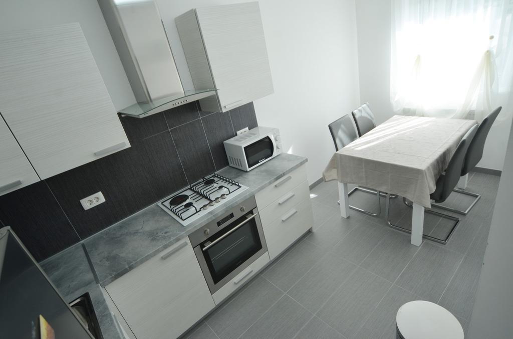 Apartment Dina 52 로비니 외부 사진