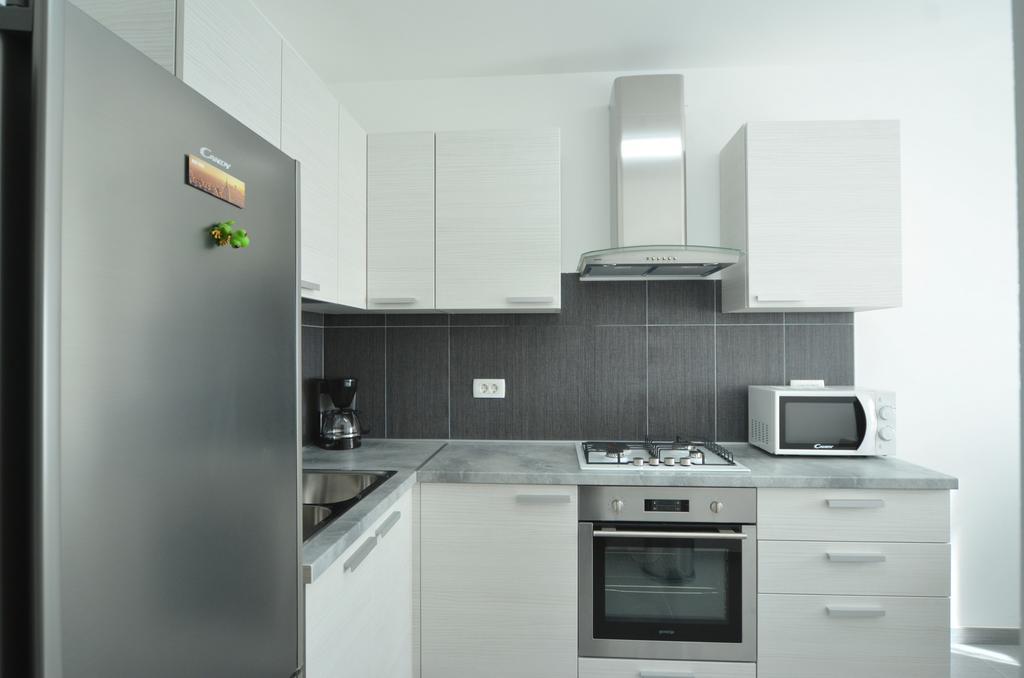 Apartment Dina 52 로비니 외부 사진