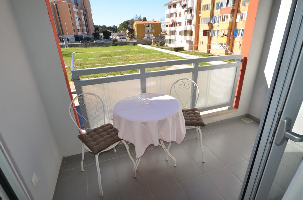 Apartment Dina 52 로비니 외부 사진