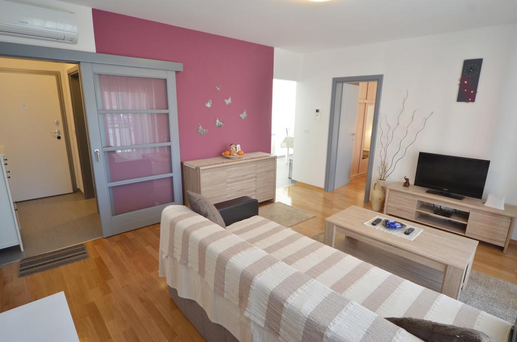 Apartment Dina 52 로비니 외부 사진