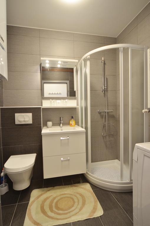 Apartment Dina 52 로비니 외부 사진