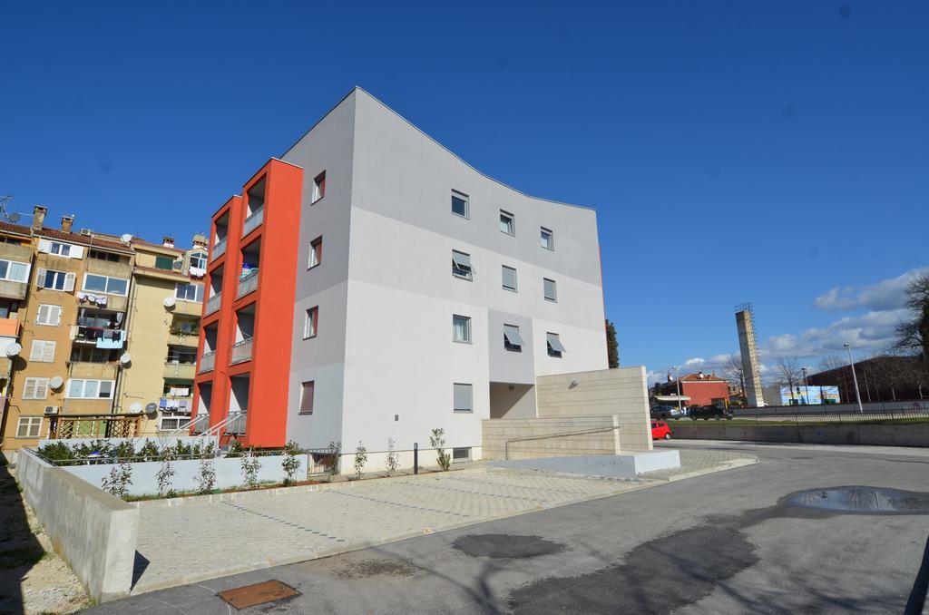 Apartment Dina 52 로비니 외부 사진